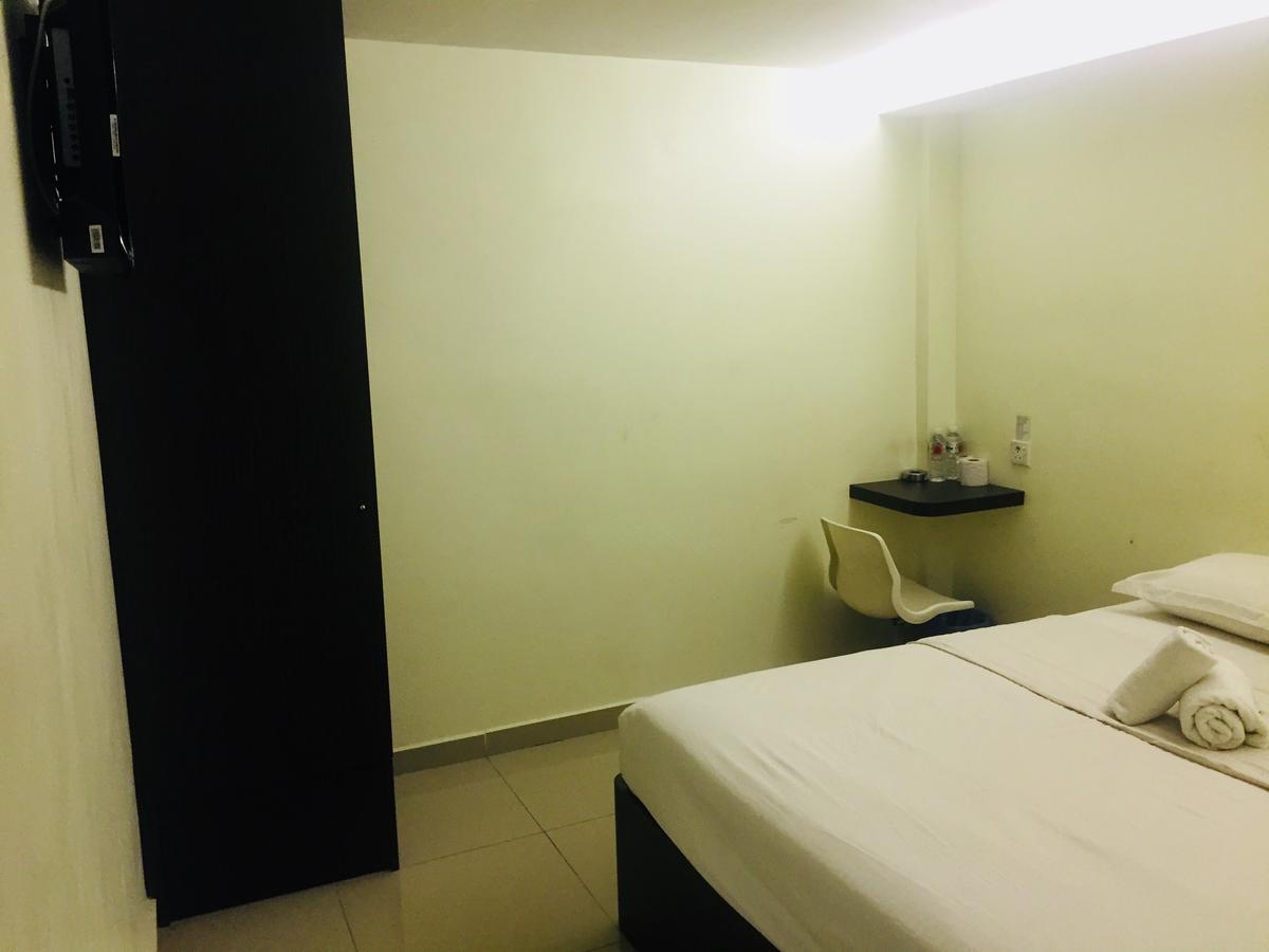 Desa House Hotel Kepong Eksteriør bilde